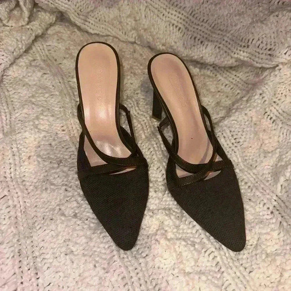 Cuccoo heels in olive green/ forest green - Picture 1 of 6